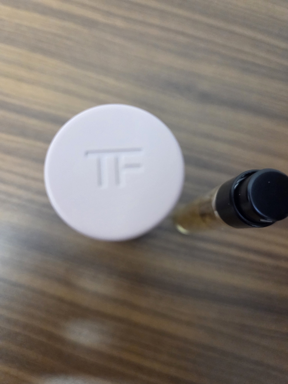 Tom Ford Rose Prick with Reusable Pink Travel Case - 10 - Picture 5 of 7